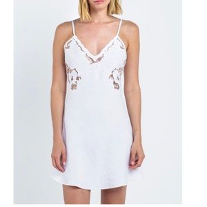 White lace mini